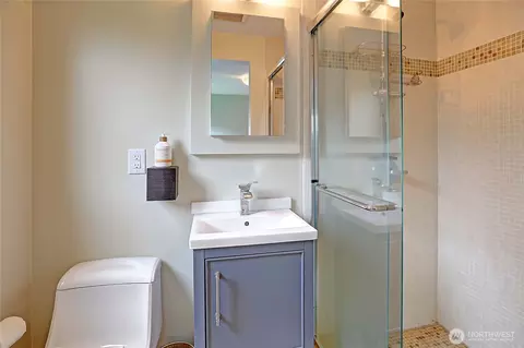 Bath - 2024 Wetmore Ave, Everett, WA 98201 photo 1 of 4