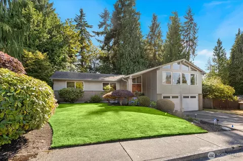 17202 Sealawn Pl, Edmonds, WA 98026