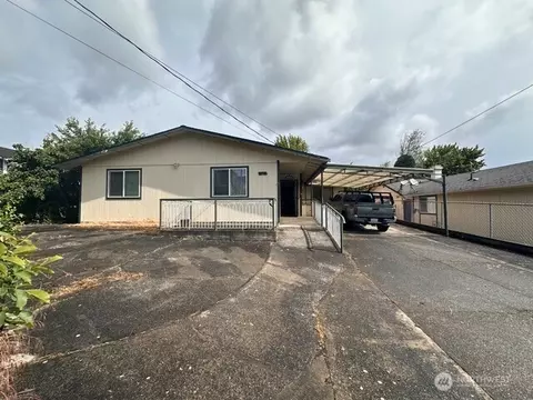 1311 E 38th St, Tacoma, WA 98404