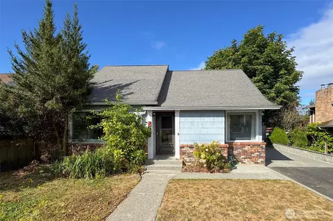 519 W 15th St, Port Angeles, WA 98362