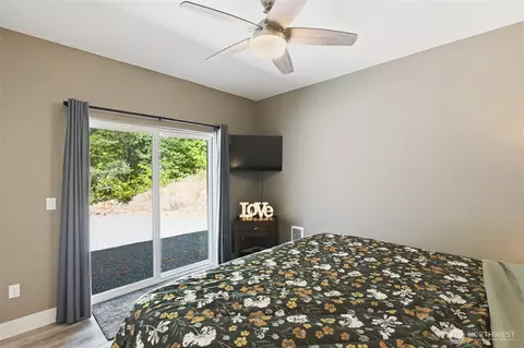 Bedroom - 811 Wadsworth Loop, Ronald, WA 98940 photo 4 of 4