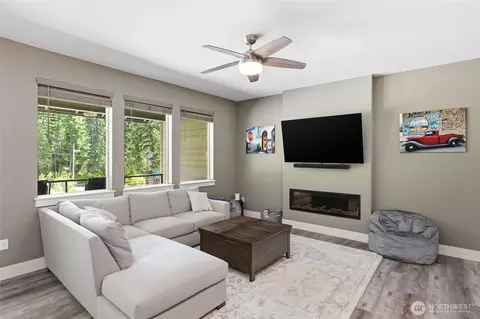 Living - 811 Wadsworth Loop, Ronald, WA 98940 photo 1 of 1