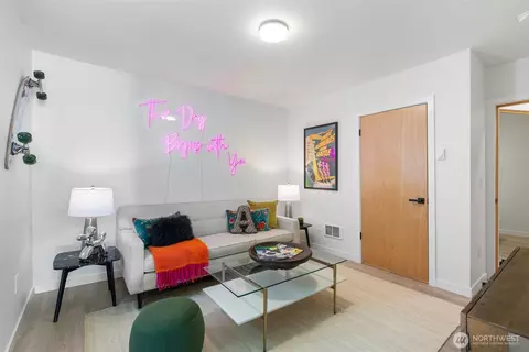 Living - 425 26th Ave E, Seattle, WA 98112 photo 3 of 4