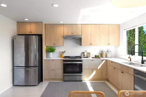 Kitchen - 425 26th Ave E, Seattle, WA 98112 photo 2 of 3