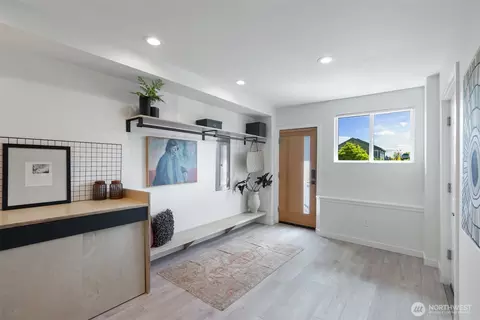 Entry Way - 425 26th Ave E, Seattle, WA 98112 photo 5 of 5