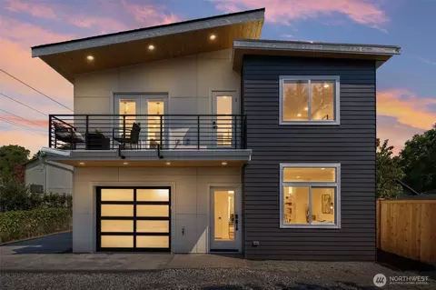 9251 Palatine Ave N #C, Seattle, WA 98103