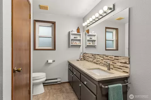 Bath - 341 Frogner Rd, Chehalis, WA 98532 photo 3 of 3