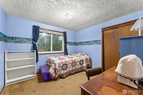 Bedroom - 341 Frogner Rd, Chehalis, WA 98532 photo 3 of 5