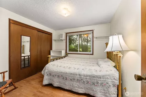 Bedroom - 341 Frogner Rd, Chehalis, WA 98532 photo 5 of 5