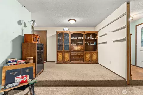 Living - 341 Frogner Rd, Chehalis, WA 98532 photo 3 of 4