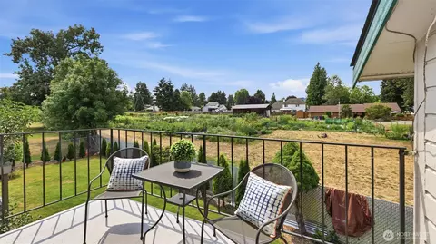 1102 8th St NE #20, Auburn, WA 98002