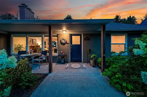 8623 30th Ave NE, Seattle, WA 98115
