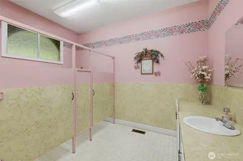 Bath - 13625 367th Ave SE, Sultan, WA 98294 photo 2 of 2