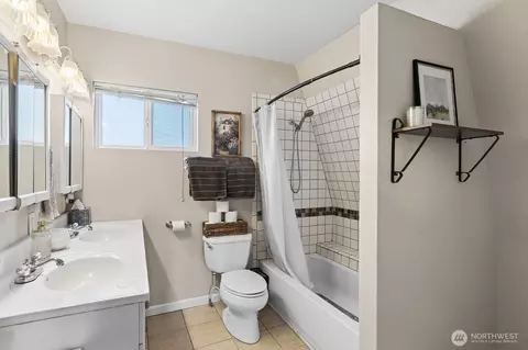 Bath - 3827 High St, Everett, WA 98201 photo 3 of 3