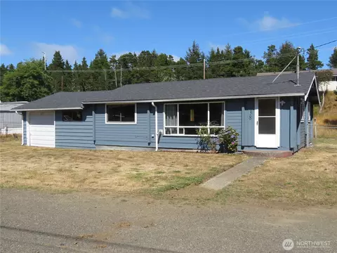 38 Linder Ln, Westport, WA 98595