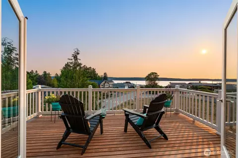 780 Malabar Dr, Camano Island, WA 98282