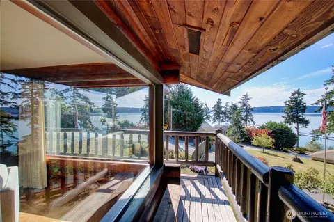 17368 Maple Ln, La Conner, WA 98257