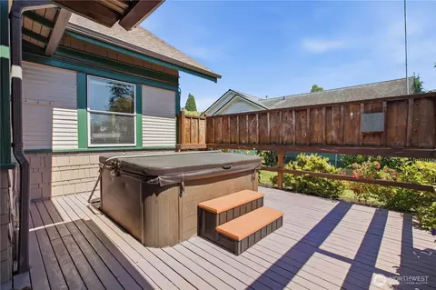 Exterior - 401 Varner Ave SE, Orting, WA 98360 photo 5 of 8