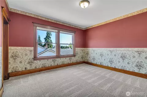 Bedroom - 401 Varner Ave SE, Orting, WA 98360 photo 1 of 3