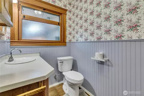 Bath - 401 Varner Ave SE, Orting, WA 98360 photo 1 of 3