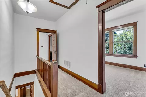 Entry Way - 401 Varner Ave SE, Orting, WA 98360 photo 1 of 1