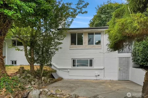 2328 Tacoma Ave S, Tacoma, WA 98402