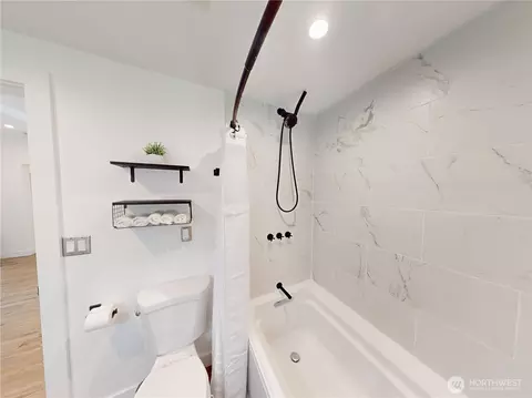 Bath - 5502 Chuckanut, Bow, WA 98232 photo 2 of 4