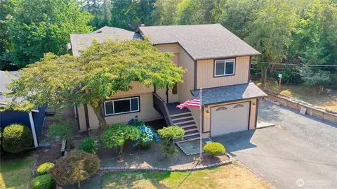 3203 NE 195th St, Lake Forest Park, WA 98155
