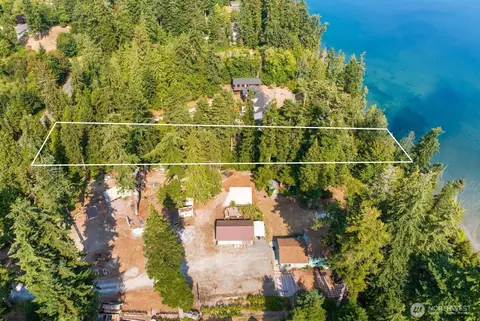 2689 SE Camano Dr, Camano Island, WA 98282