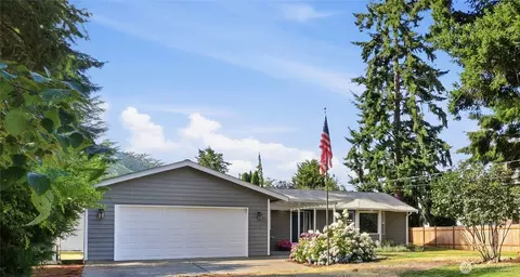 390 Cambrae Dr, Camano Island, WA 98282