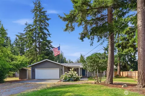 390 Cambrae Dr, Camano Island, WA 98282