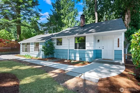 2802 NE 185th St, Lake Forest Park, WA 98155