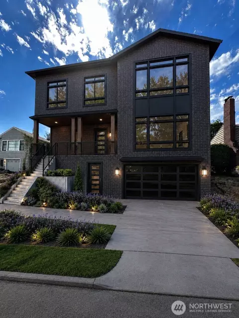 2545 36th Ave W, Seattle, WA 98199