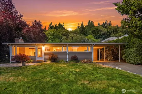 12017 93rd Ave NE, Kirkland, WA 98034