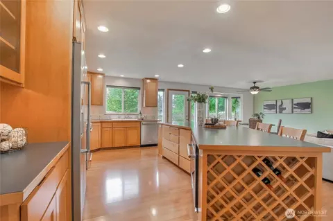 Kitchen - 3450 Garland Pl, Enumclaw, WA 98022 photo 5 of 5