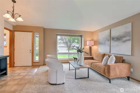 Living - 3450 Garland Pl, Enumclaw, WA 98022 photo 1 of 4
