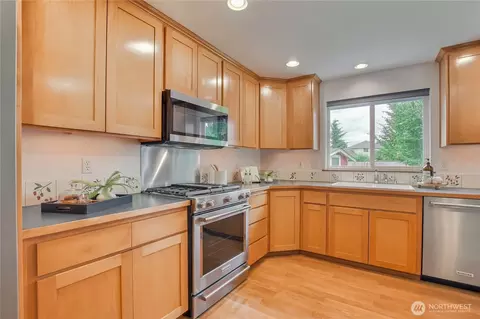 Kitchen - 3450 Garland Pl, Enumclaw, WA 98022 photo 3 of 5