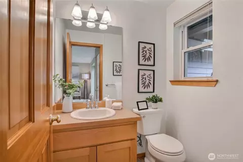 Bath - 3450 Garland Pl, Enumclaw, WA 98022 photo 1 of 3