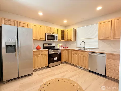 226 166th St E, Spanaway, WA 98387 photo 4