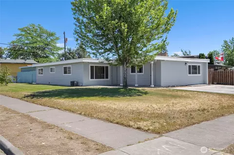 1003 S Evergreen Dr, Moses Lake, WA 98837
