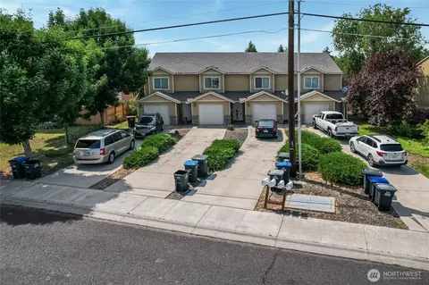 490 S Laguna Dr, Moses Lake, WA 98837