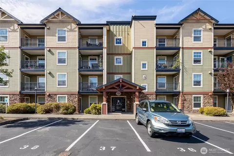 700 32nd St #A202, Bellingham, WA 98225