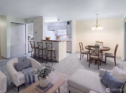 Dining - 9825 18th Ave W #E4, Everett, WA 98204 photo 1 of 1