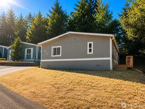 9039 Steele Creek Loop NE, Bremerton, WA 98311