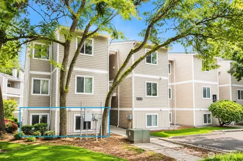 12435 NE 131st Ct #D104, Kirkland, WA 98034