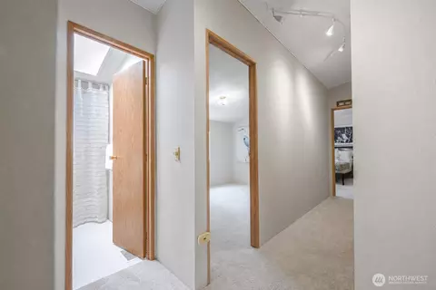 Entry Way - 17308 Woodcrest Dr NE, Bothell, WA 98011 photo 1 of 1