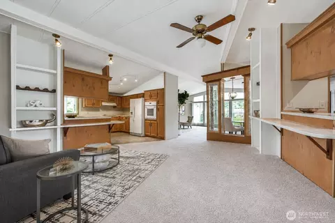Living - 17308 Woodcrest Dr NE, Bothell, WA 98011 photo 6 of 6