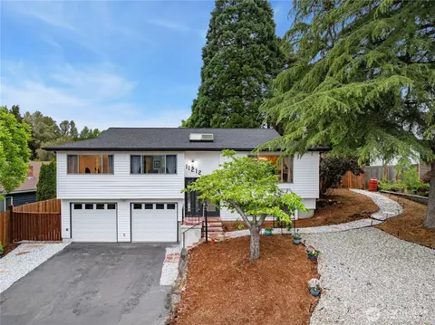 11212 NE 145th St, Kirkland, WA 98034
