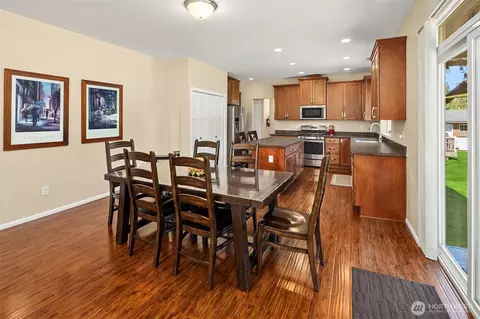 Dining - 26 Meadow Pl SE, Everett, WA 98208 photo 1 of 2