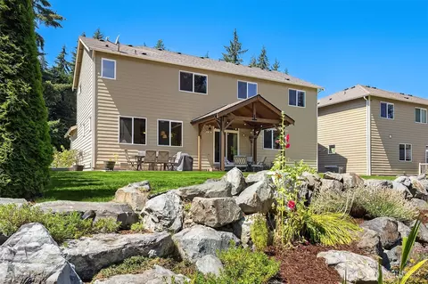 Exterior - 26 Meadow Pl SE, Everett, WA 98208 photo 7 of 8